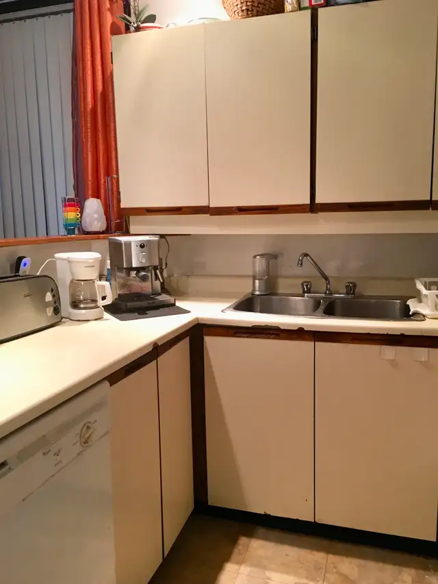 Female student Furnished Private Room in Room Rentals & Roommates in City of Toronto - Image 10