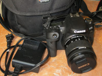 Canon 77d 25 meg. DSLR, mint.