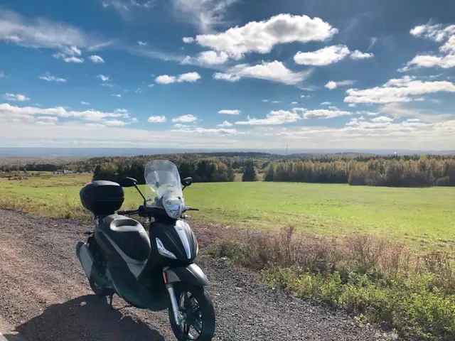 2016 PIAGGIO BV-350 MAXI SCOOTER in Scooters & Pocket Bikes in Moncton - Image 8