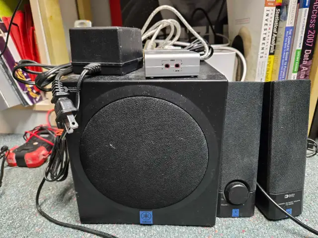 Yamaha speakers system with DAC in Stereo Systems & Home Theatre in Markham / York Region - Image 2