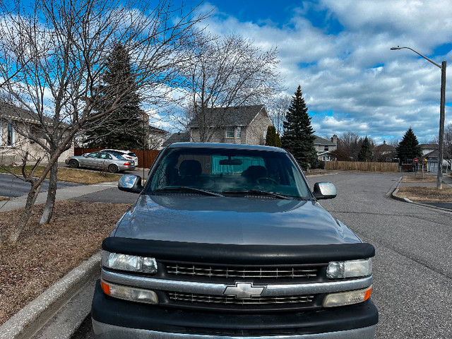 2002 Chevrolet Silverado LS 2 Wheel Drive Automatic Extended Cab in Cars & Trucks in Thunder Bay - Image 2
