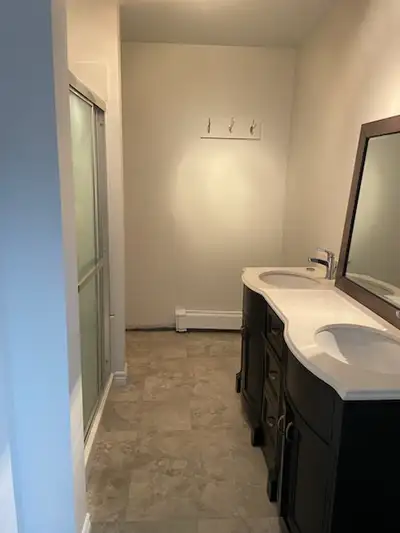 Unique Downtown Location, nearby access to banks, schools, restaurants and supermarkets. Private Dec...