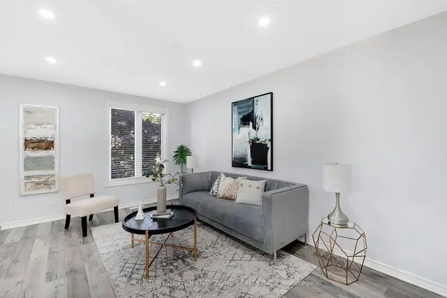 Beautiful Detached Raised Bungalow For Sale in Cambridge63782602172929121