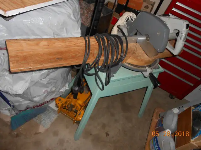 9inch  miter saw name rock well in Power Tools in Edmonton - Image 4