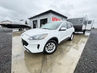 2020 FORD ESCAPE SE AWD * ALL WHEEL DRIVE * HEATED SEATS * CERTIFIED WITH NEW TIRES AND BRAKES! * 13...