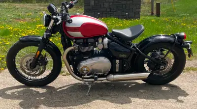 Triumph Bonneville Bobber 1200 NOTE! UPGRADES: $3,800.00 Ohlins and Wilbers suspension grades, plus...