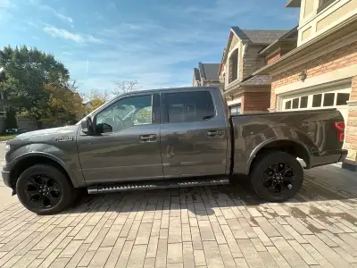 engine 3,5 EcoBoost. 4 wheel drive. No accidents. No issues. CarPlay.