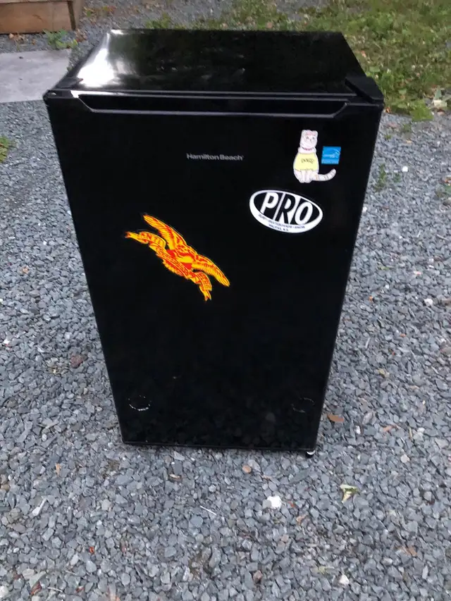 Hamilton Beach Mini-Fridge (Black) in Refrigerators in City of Halifax - Image 2
