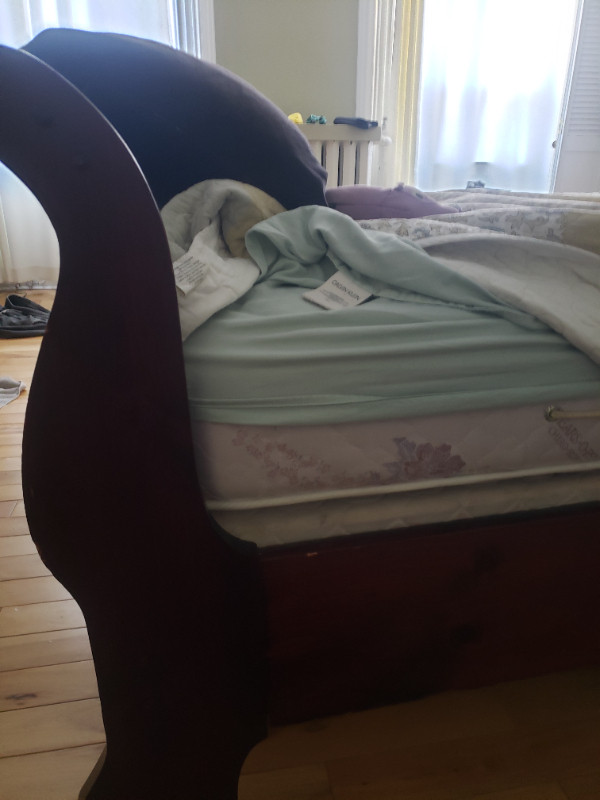 Bed Frame, matress and boxspring - Queen in Beds & Mattresses in City of Halifax - Image 2