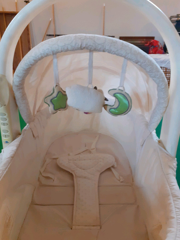 Baby Bassinet in Arts & Collectibles in St. Albert - Image 3