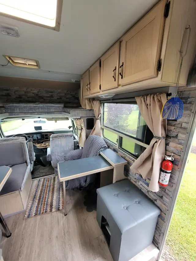 ---- SOLD ---- 30' C Class Oakland Ford E-350 motorhome in RVs & Motorhomes in Calgary - Image 6
