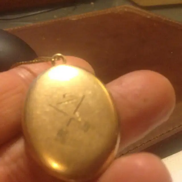 Antique Old Vintage Photo Locket Pendant in Arts & Collectibles in Vancouver - Image 8