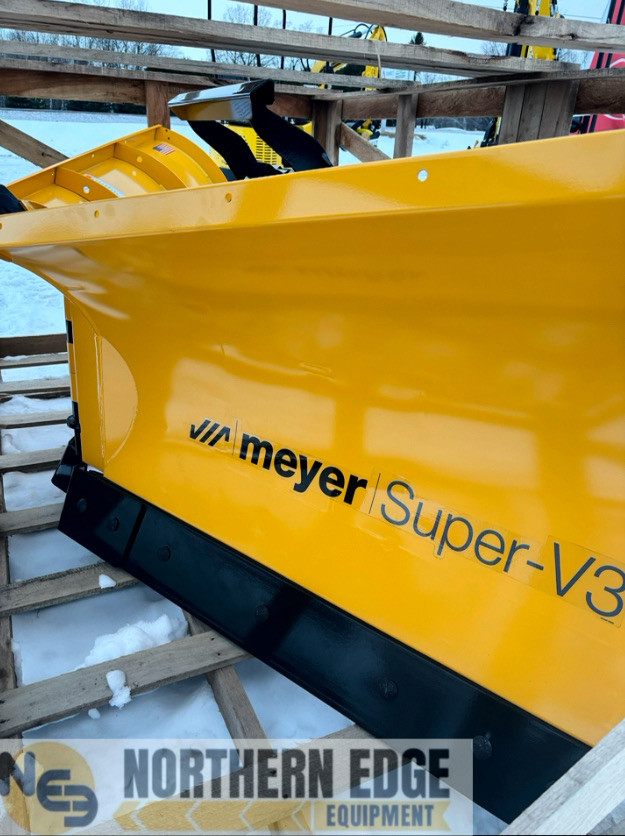 New Meyer 8’6” Super-V3 Snow Plow in Other in Sudbury