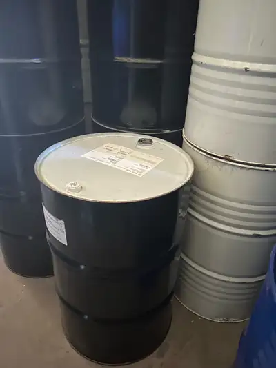 55 gallon steel drums Sealed closed top with 2 bungs on top Non food grade Not rinsed UN rated Picku...