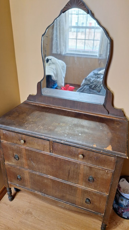 Antique Bedroom Set in Dressers & Wardrobes in Truro