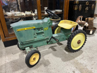 Ertl 4020 John Deere pedal tractor 
