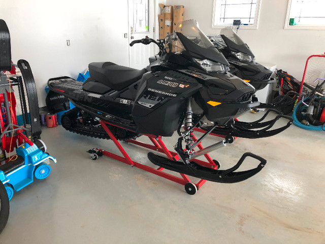 2 X 2019 skidoo Renegade 900 Ace in Snowmobiles in Napanee - Image 2