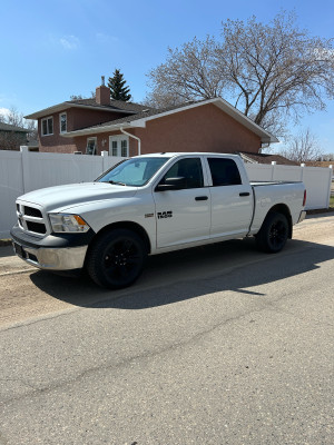 2017 RAM 1500 SXT