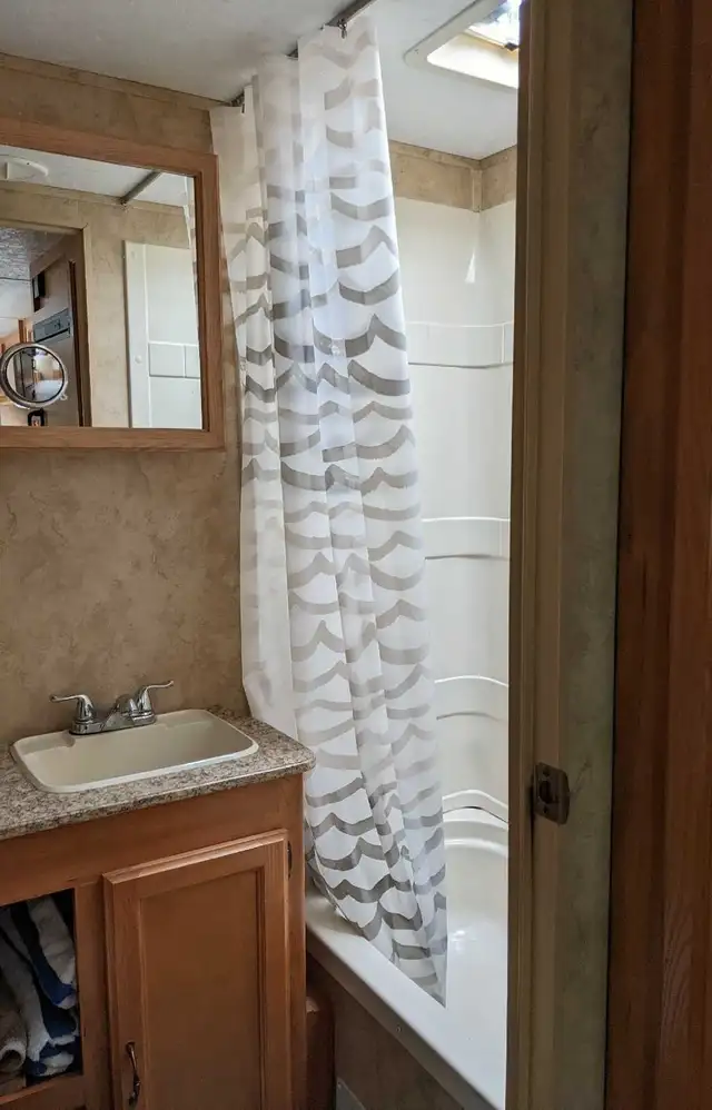 2007 Keystone Hideout Bunk Model in Travel Trailers & Campers in Penticton - Image 6