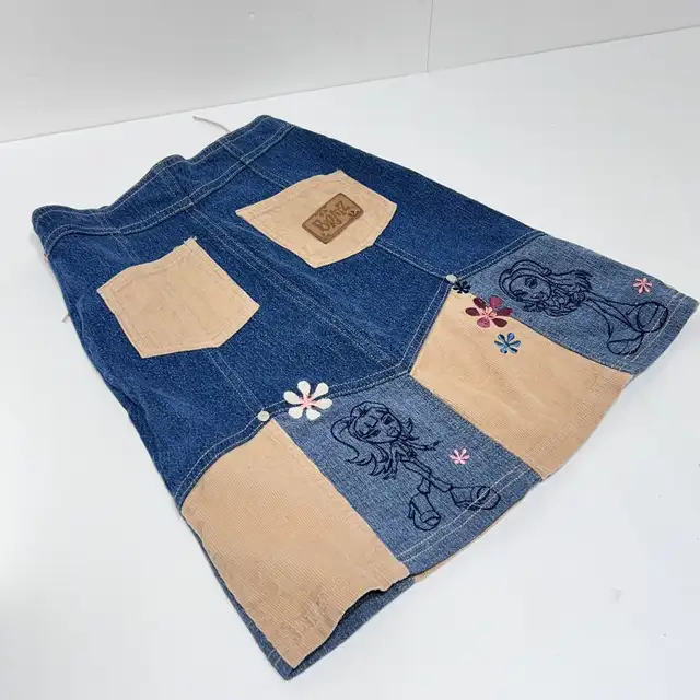 Bratz girls skirt size 10/12 original vintage denim embroidered  in Kids & Youth in Winnipeg - Image 11