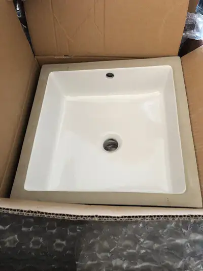 Lavabo sous un comptoir (quartz/marbre), View more