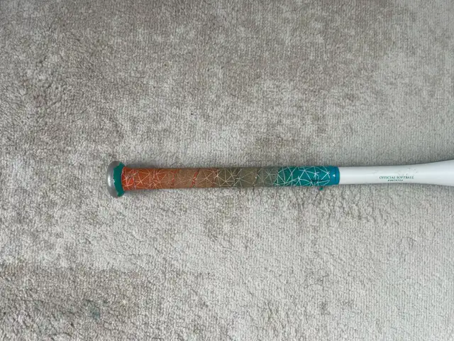 Louisville Quest 30” bat drop 12 in Baseball & Softball in Oakville / Halton Region - Image 8