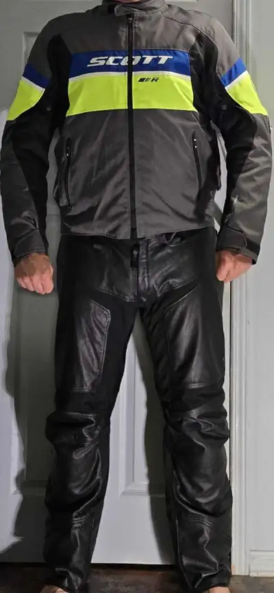 Selling this brand new SCOTT leather pants and jacket with all armor already in place including back...