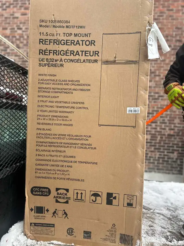 New fridge freezer in Refrigerators in North Bay - Image 2