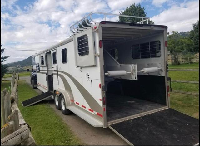 2005 Equispirit living quarters travel trailer in Travel Trailers & Campers in Cranbrook