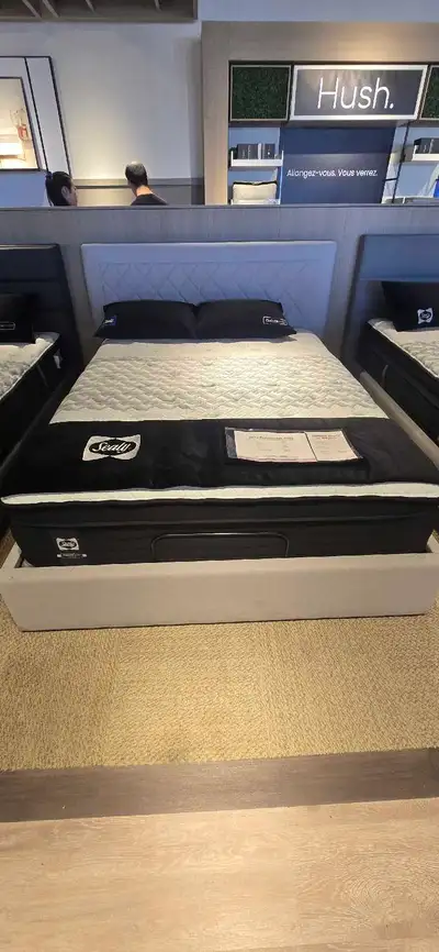 Matelas Sealy Grand /Queen, View more