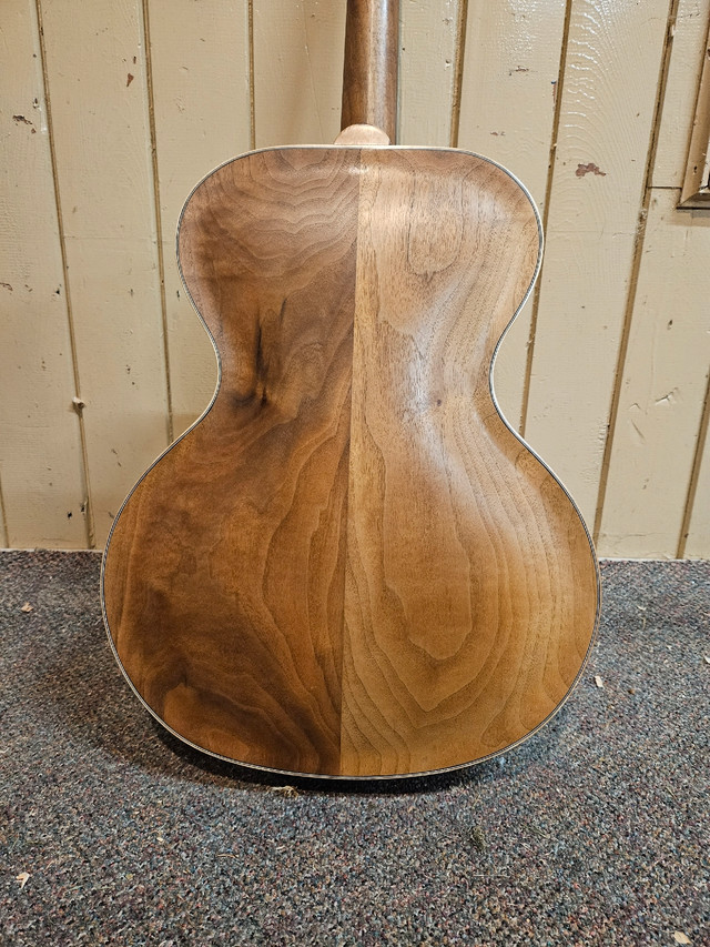 McKay archtop guitar  in Guitars in Brockville - Image 2