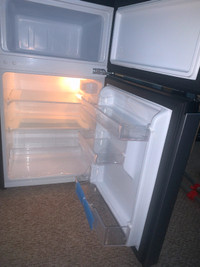 Mini fridge for sale !