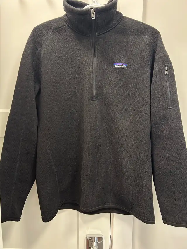 Patagonia 1/4 zip womens black large  in Women's - Tops & Outerwear in Calgary - Image 2
