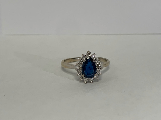 3.299g 10K White Gold Ring w/ Pear Cut Sapphire In Halo Setting in Jewellery & Watches in New Glasgow - Image 3