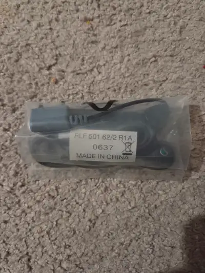 Authentic vintage Sony Ericsson hands-free headset. Brand new in original plastic packaging. Feature...
