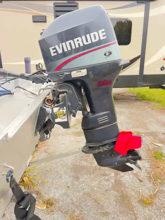 Chaloupe Princecraft 14.5 pieds avec moteur Evinrude 35HP in Powerboats & Motorboats in Longueuil / South Shore - Image 7