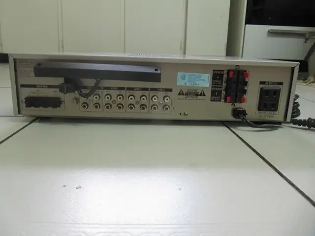 Classic Sony Model STR -AV330 AM/FM Stereo Receiver Circa 1984 in Stereo Systems & Home Theatre in Mississauga / Peel Region - Image 7