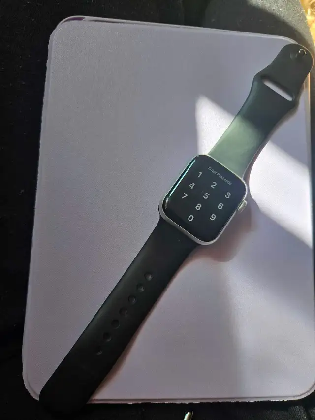 Apple watch SE 263860081677825121