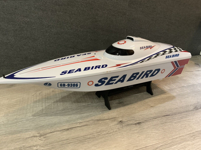 Sea Bird Remote Control Boat in Hobbies & Crafts in City of Toronto