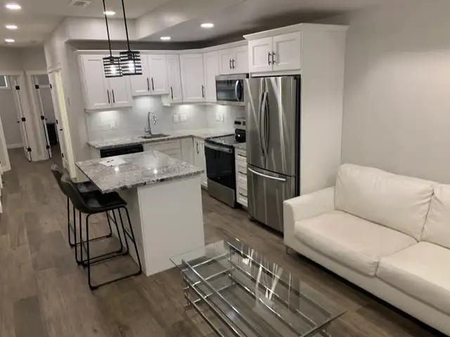 EASTSIDE - 2 Bedroom Suite
