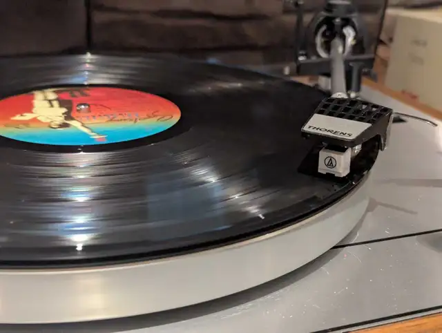 Thorens TD165 stereo turntable  in Stereo Systems & Home Theatre in Ottawa - Image 3