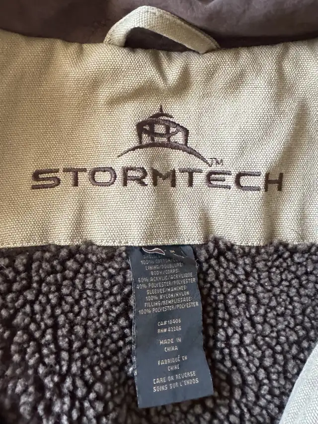 Stormtech Carhartt Style Branded Winter Jacket - Large in Men's in Calgary - Image 4