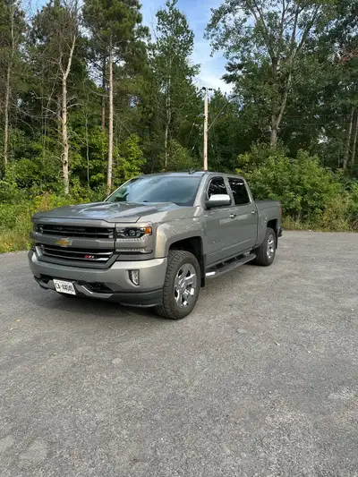 2017 Chevrolet Silverado 1500 Ltz, truck has around 123,000km. Very clean inside and out. Oil change...
