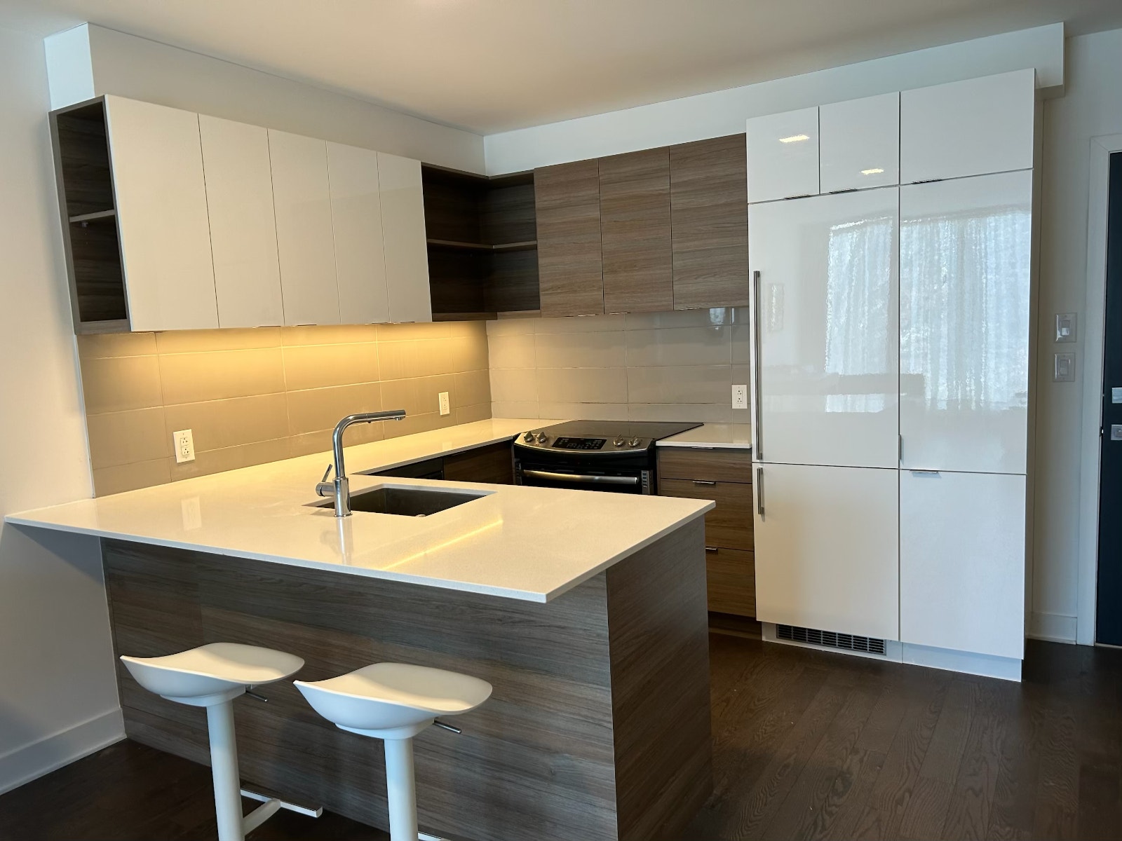 Lease Transfer – Fully Furnished 1-Bedroom Apartment — photo 1