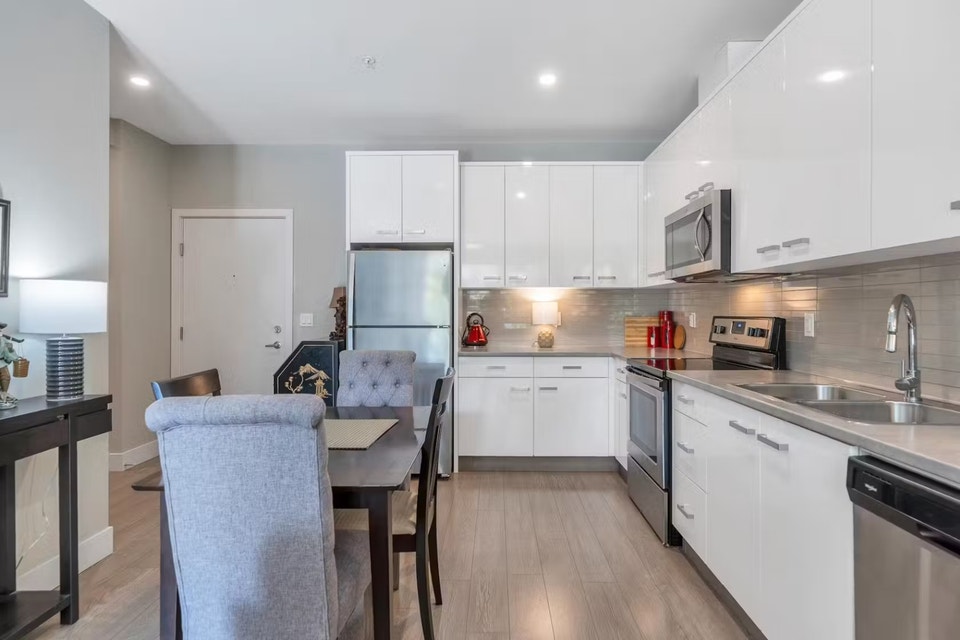 One bedroom and den apartment for rent 3