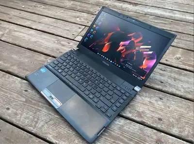 PRICE IS FIRM In great shape i7 portable Toshiba R940 . Has core i7-4600M 2.80 ghz processor, 8 GB r...