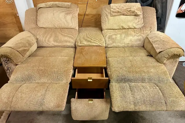 moving sale  in Kitchen & Dining Wares in Charlottetown - Image 5
