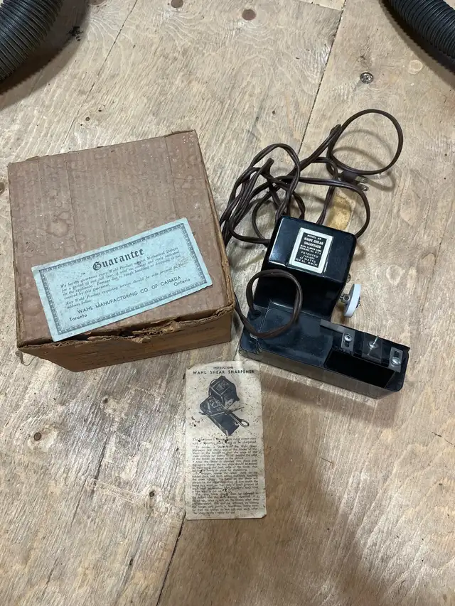 Vintage Wahl Shear Sharpener in Power Tools in Brockville - Image 2