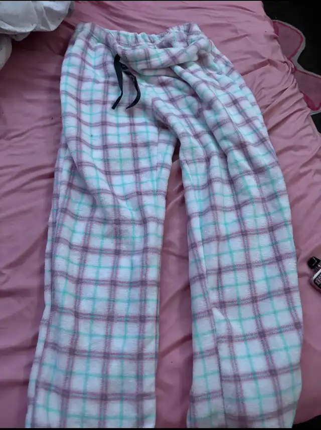 pyjama pants