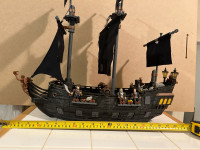 Mega Bloks Pirates of the Caribbean Black Pearl Ship